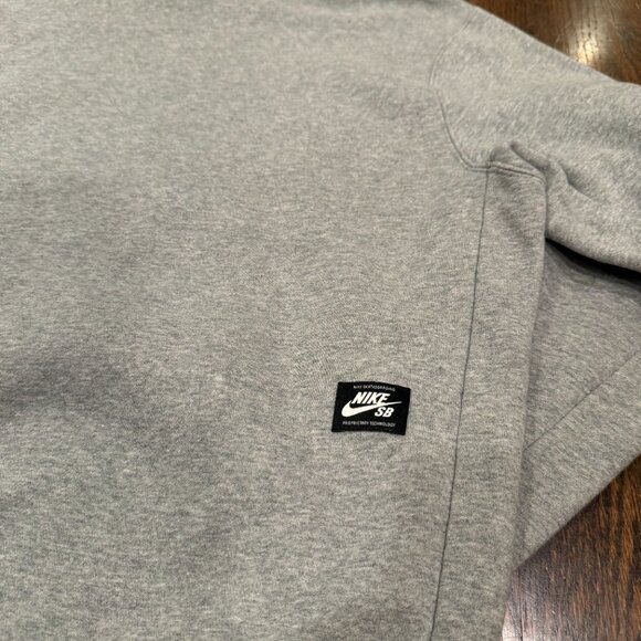Nike SB Hoodie Gray Women’s Size Medium Streetwear Pullover - Picture 4 of 10